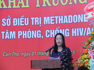 BS.CKII Bùi Thị Lệ Phi, Giám đốc Sở Y tế, phát biểu tại lễ khai trương.