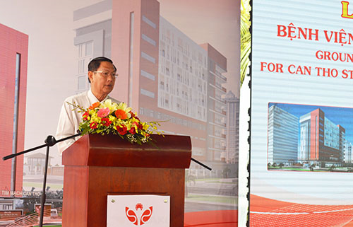 Ông Lê Văn Tâm, Phó Chủ tịch Thường trực UBND thành phố, phát biểu tại lễ khởi công xây dựng bệnh viện.
