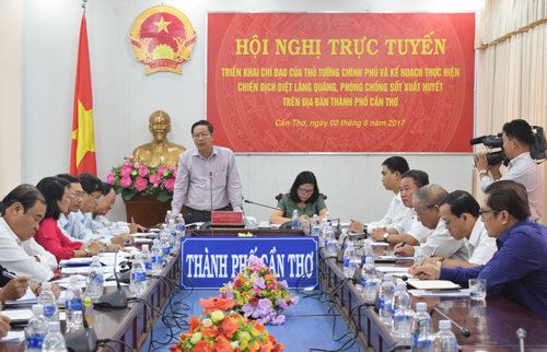 Ông Lê Văn Tâm, Phó Chủ tịch Thường trực UBND thành phố phát biểu chỉ đạo tại hội nghị.