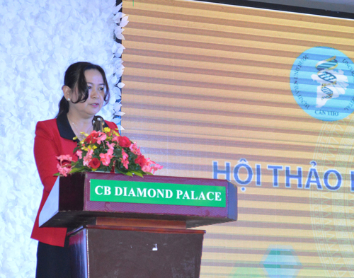 Bà Võ Thị Hồng Ánh, Phó Chủ tịch UBND thành phố phát biểu khai mạc tại hội thảo.