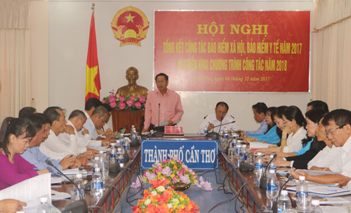 Ông Lê Văn Tâm, Phó Chủ tịch Thường trực UBND TP Cần Thơ phát biểu chỉ đạo tại hội nghị.
