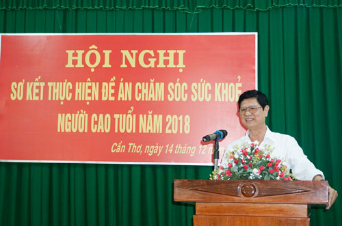 BS.CKI Huỳnh Văn Nhanh, Phó Giám đốc Sở Y tế, phát biểu chỉ đạo hội nghị.