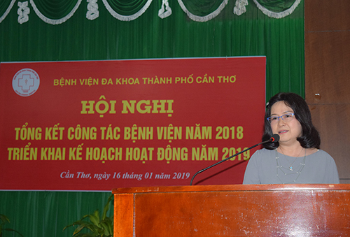 Bà Võ Thị Hồng Ánh, Phó Chủ tịch UBND thành phố phát biểu chỉ đạo tại hội nghị.
