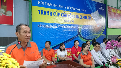DS.CKII Nguyễn Phước Tồn, Phó Giám đốc Sở Y tế TP Cần Thơ phát biểu khai mạc Giải Cầu lông ngành Y tế tranh cúp Imexpharm lần thứ XX.