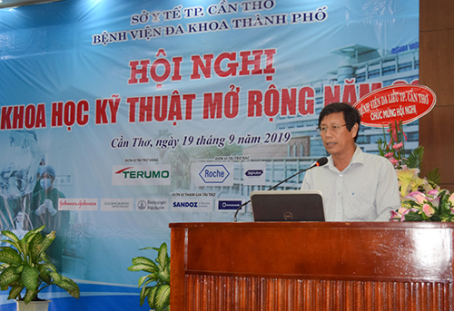 BS.CKII Cao Minh Chu, Phó Giám đốc Sở Y tế phát biểu khai mạc hội nghị.