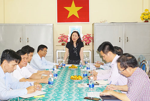 Đoàn giám sát công tác phòng, chống bệnh không lây nhiễm tại Trạm Y tế phường Tân Hưng, quận Thốt Nốt.