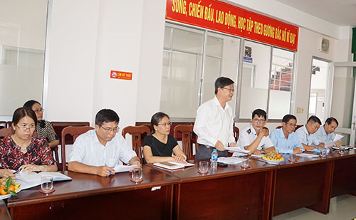 BS.CKII Huỳnh Minh Trúc, Giám đốc Trung tâm Kiểm soát bệnh tật phát biểu tại buổi làm việc.