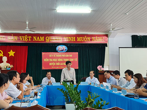 BS.CKII Cao Minh Chu, Giám đốc Sở Y tế, phát biểu chỉ đạo tại buổi làm việc