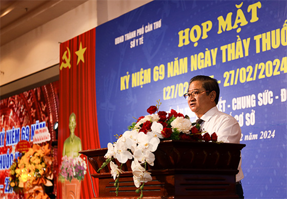 Ông Trần Việt Trường, Phó Bí thư Thành ủy, Chủ tịch UBND thành phố phát biểu chỉ đạo tại buổi lễ.