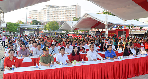 MITTINH NGAY HIEN MAU - 0004.jpg