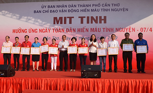 MITTINH NGAY HIEN MAU - 0005.jpg