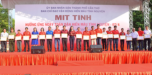 MITTINH NGAY HIEN MAU - 0006.jpg