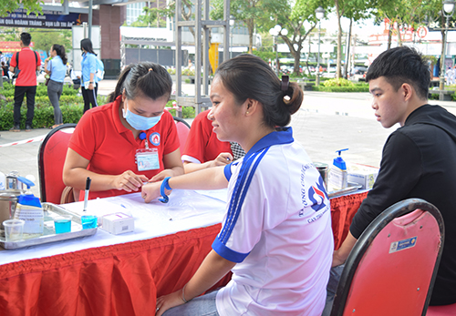 MITTINH NGAY HIEN MAU - 0009.jpg