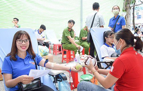 MITTINH NGAY HIEN MAU - 0010.jpg