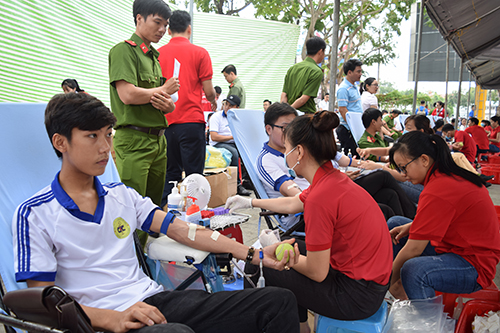 MITTINH NGAY HIEN MAU - 0011.jpg