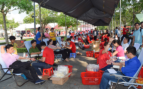 MITTINH NGAY HIEN MAU - 0013.jpg