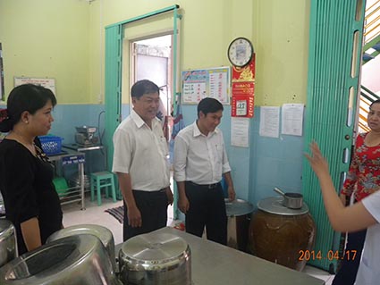 Ban chi dao lien nganh Ninh Kieu kiem tra ATTP_w.jpg