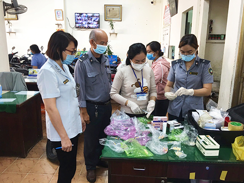 Kiểm tra liên ngành an toàn vệ sinh thực phẩm trên địa bàn thành phố vào đầu năm 2021. Ảnh: Chi cục An toàn vệ sinh thực phẩm TP Cần Thơ