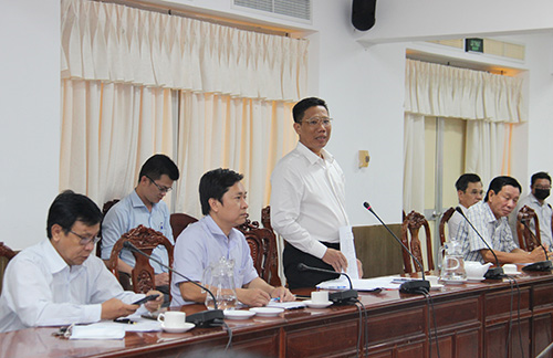 Ông Nguyễn Thực Hiện, Phó Chủ tịch UBND thành phố phát biểu tại hội nghị.