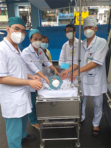 Bé sơ sinh được chuyển tuyến về Bệnh viện Phụ sản TP. Cần Thơ