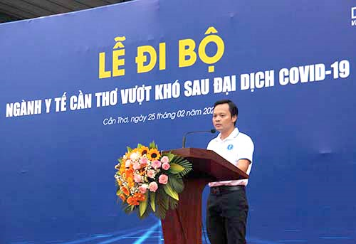 Ông Hoàng Quốc Cường, Giám đốc Sở Y tế phát biểu khai mạc tại Lễ đi bộ