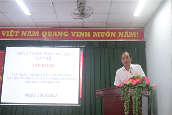 Ông Phạm Phú Trường Giang, Phó Giám đốc Sở Y tế phát biểu khai mạc lớp tập huấn