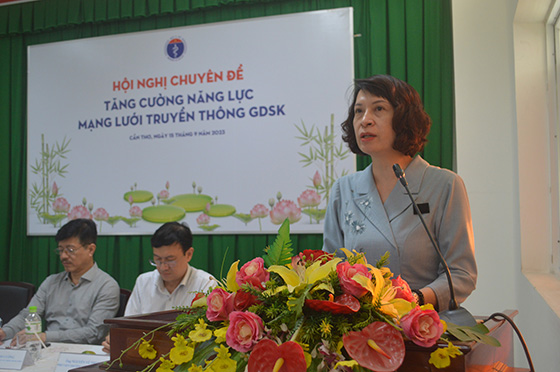 Bà Nguyễn Thị Liên Hương, Thứ Trưởng Bộ Y tế phát biểu chỉ đạo tại Hội nghị chuyên đề tăng cường năng lực mạng lưới truyền thông giáo dục sức khoẻ