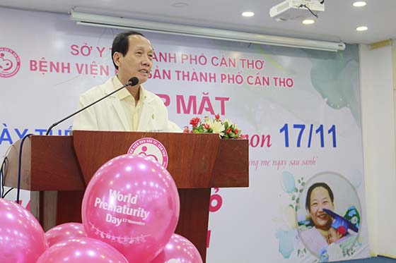 BS.CKII. Nguyễn Hữu Dự - Giám đốc Bệnh viện phát biểu tại buổi họp mặt