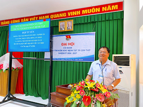 Ông Trần Trường Chinh, Phó Giám đốc CDC Cần Thơ phát biểu tại cuộc họp.