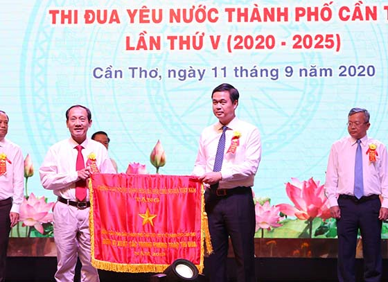 Bệnh viện Phụ sản TP. Cần Thơ vinh dự nhận Cờ thi đua của Thủ tướng Chínhcó thành tích xuất sắc, dẫn đầu phong trào thi đua và có đóng góp tích cực vào sự phát triển kinh tế - xã hội của thành phố giai đoạn 2015-2020