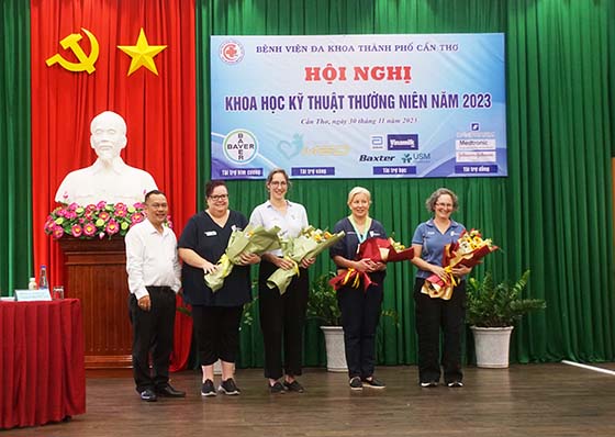 HOI NGHI THUONG NIEN 002.jpg
