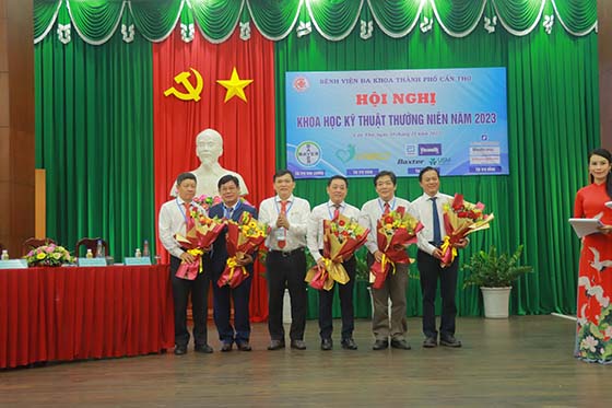 HOI NGHI THUONG NIEN 005.jpg