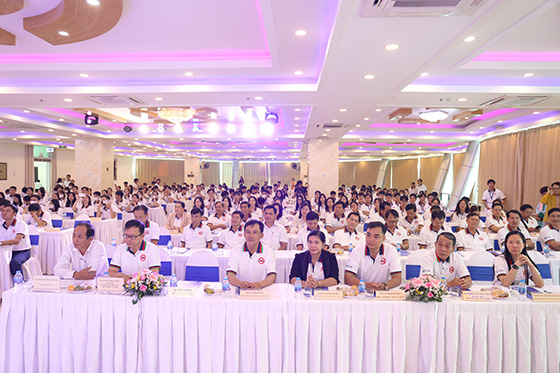 MIT TINH THUOC LA - 04.jpg
