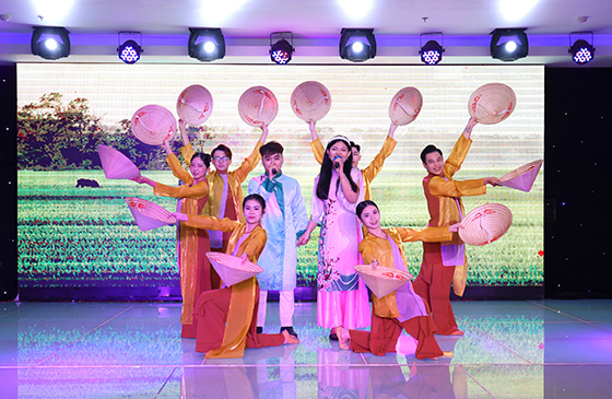 MIT TINH THUOC LA - 06.jpg
