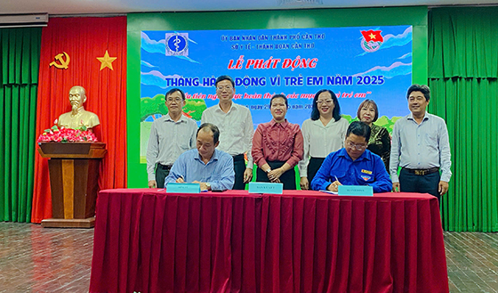 THANG HANH DONG VI TE - 02.jpg