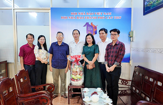 SYT CHUC MUNG NGAY BAO CHI - 02.jpg