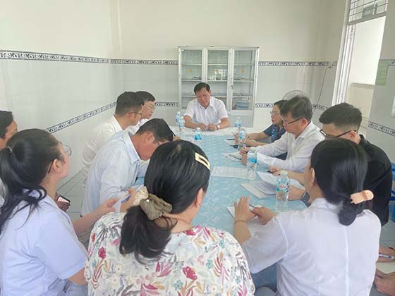 THU TRUONG LAM VIEC VOI CDC - 02.jpg
