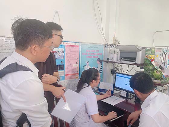 THU TRUONG LAM VIEC VOI CDC - 03.jpg