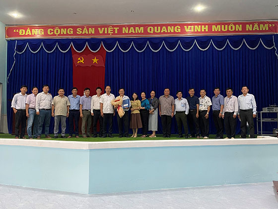 nghi huu 2.jpg