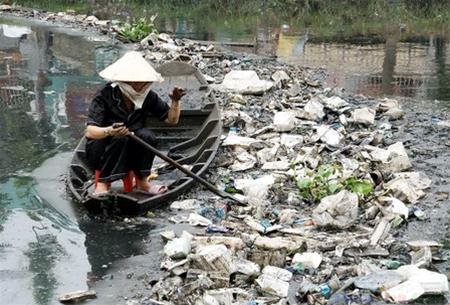 Nong thon ngay cang o nhiem vi rac thai.jpg